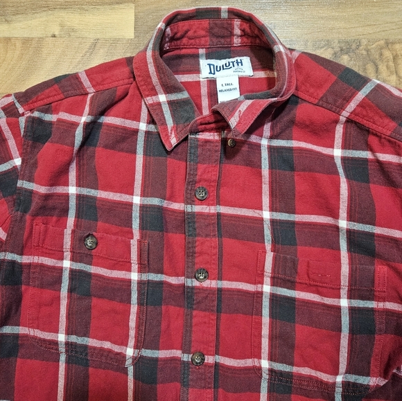 Duluth Trading Co Red Plaid Flannel Shirt L Tall Relaxed Fit - Picture 2 of 9